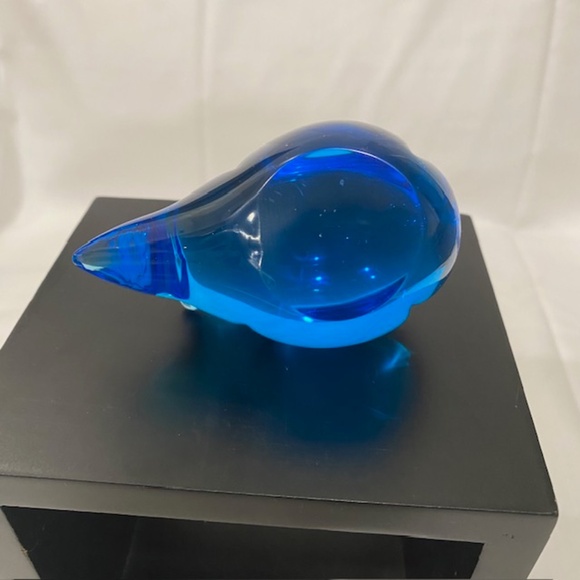 Collectible F.M. Konstglass Swedish Blue Hand Blown Glass Mouse Paperweight - Picture 3 of 7